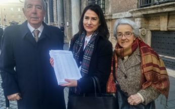 Filomena Gallo, Mina Welby e Carlo Troilo consegnano 27mila firme sul BioTestamento al Presidente del Senato Grasso
